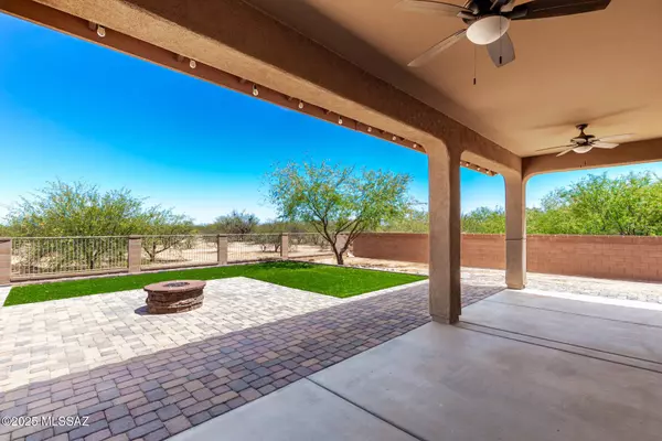 13340 W Tiger Aloe Place, Tucson, AZ 85743