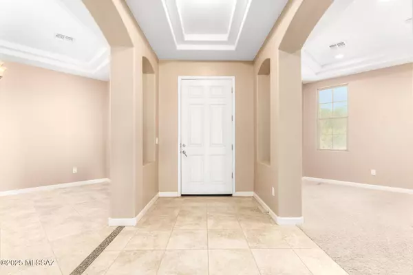 13340 W Tiger Aloe Place, Tucson, AZ 85743