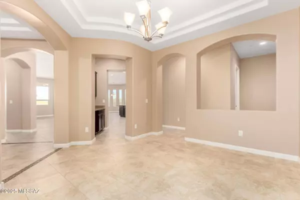 13340 W Tiger Aloe Place, Tucson, AZ 85743