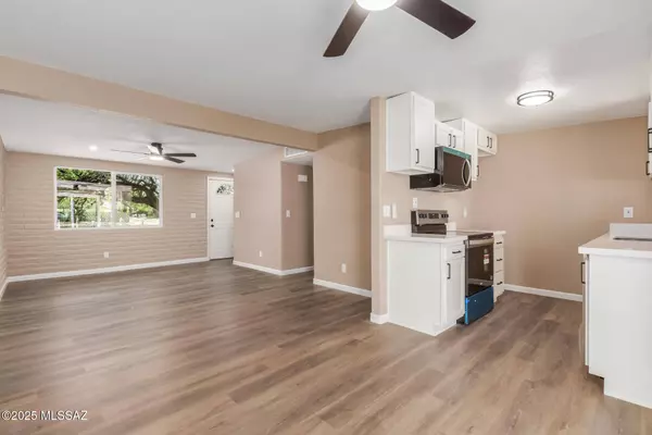 4702 S Apple Tree Avenue, Tucson, AZ 85730