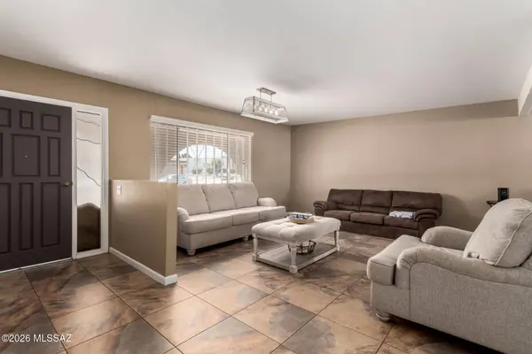 17 E Santa Belia, Green Valley, AZ 85614