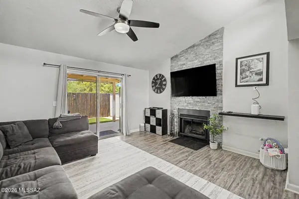 1852 S Skyview Pl, Tucson, AZ 85748
