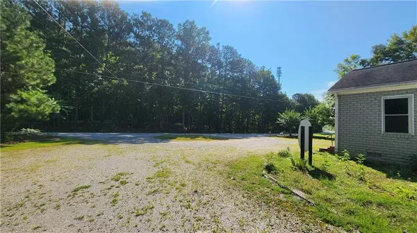 5447 Powder Springs Dallas RD SW, Powder Springs, GA 30127