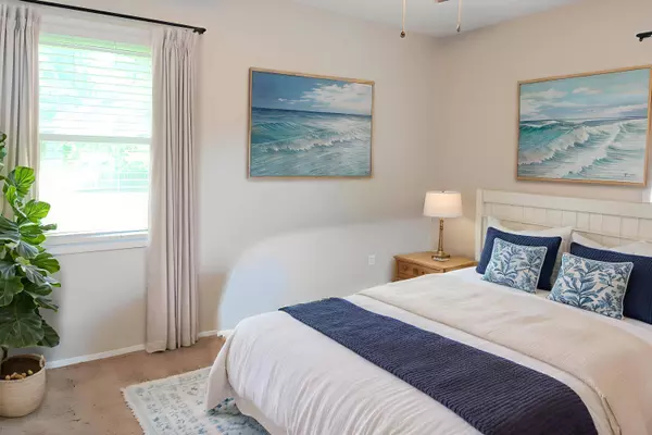 301 Farm Rd, Goose Creek, SC 29445