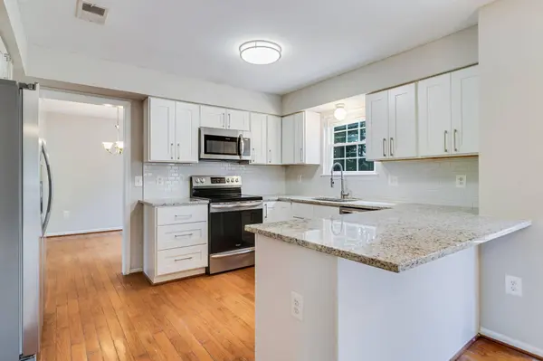 10616 Cedarwood Ln, Fort Washington, MD 20744-3948