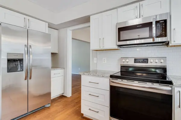 10616 Cedarwood Ln, Fort Washington, MD 20744-3948