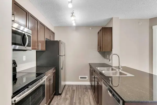 10 Kincora Glen PARK NW #312, Calgary, AB T3R0C1