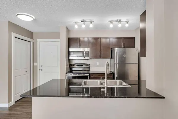 10 Kincora Glen PARK NW #312, Calgary, AB T3R0C1