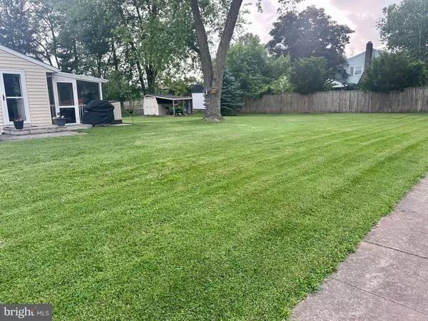 41 BUTTER RD, Dover, PA 17315