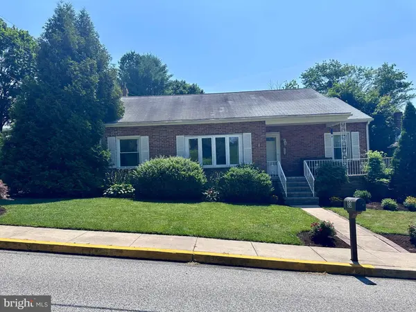 33 N CAMP ST, Windsor, PA 17366