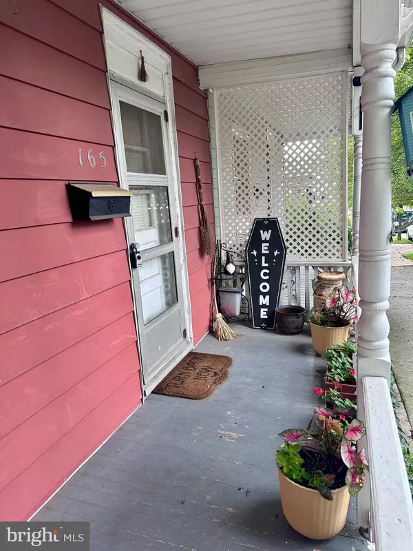 165 N WATER ST, Spring Grove, PA 17362