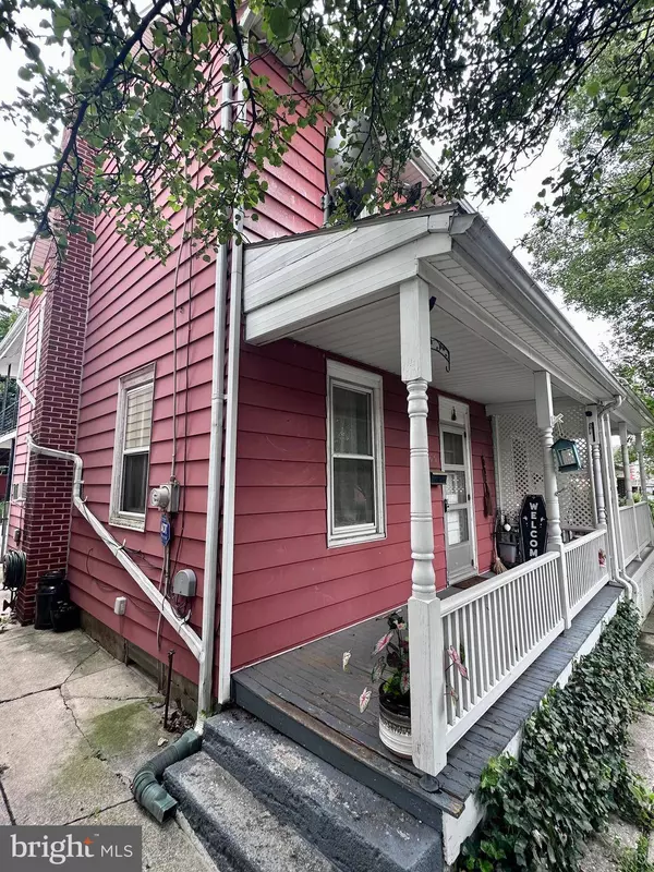 165 N WATER ST, Spring Grove, PA 17362