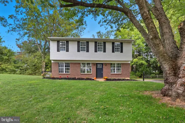 4119 GREYWOOD DR, York, PA 17402