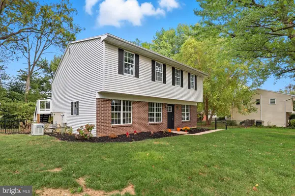 4119 GREYWOOD DR, York, PA 17402