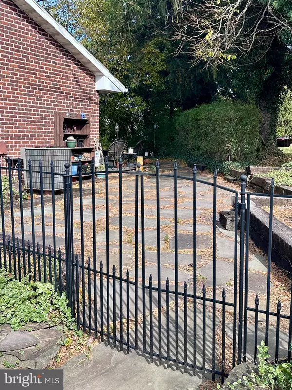 1934 FORGE HEIGHTS LN, Spring Grove, PA 17362