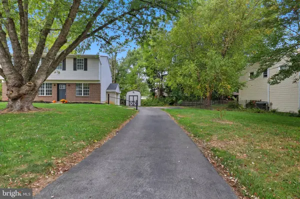 4119 GREYWOOD DR, York, PA 17402