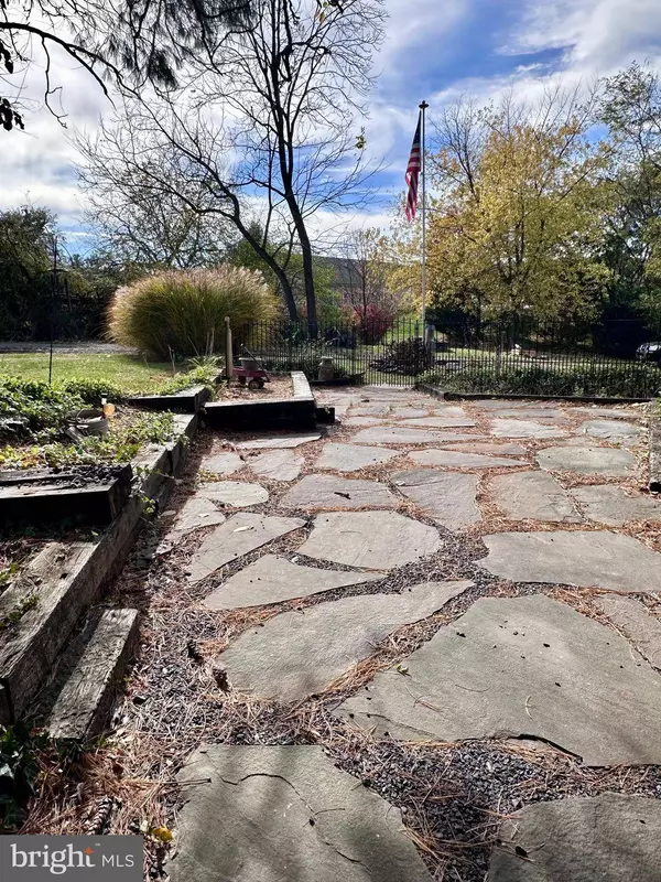 1934 FORGE HEIGHTS LN, Spring Grove, PA 17362