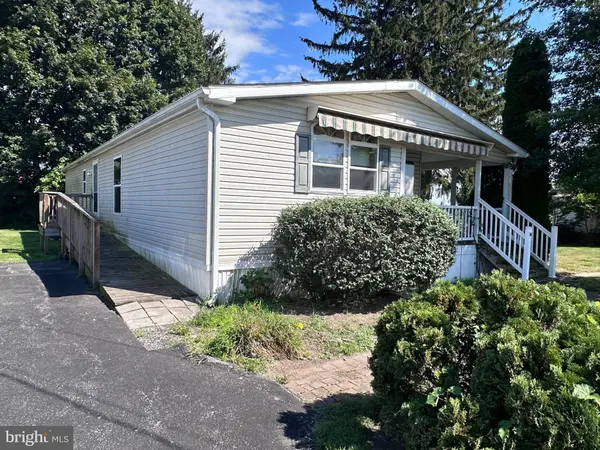 27 E BROADWAY, Etters, PA 17319