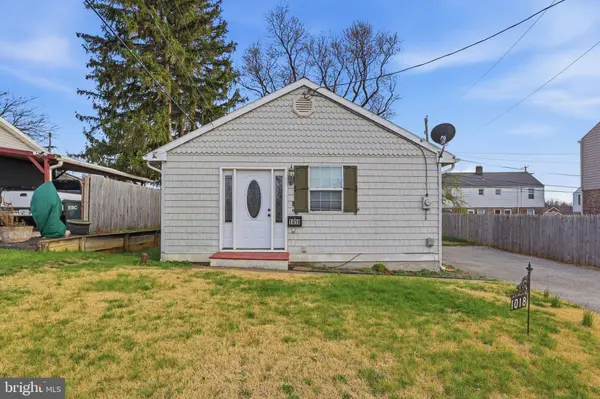 1018 KELLY DR, York, PA 17404