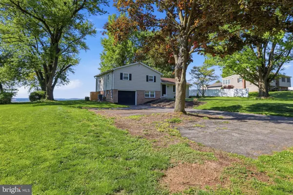 664 SHULTZ RD, Washington Boro, PA 17582