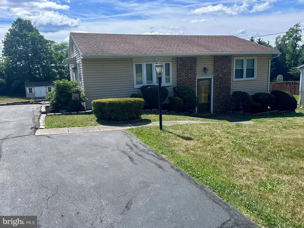 7823 AVONDALE TER, Harrisburg, PA 17112