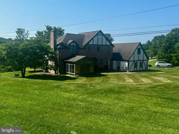 210 S FRANKLIN ST, Dallastown, PA 17313