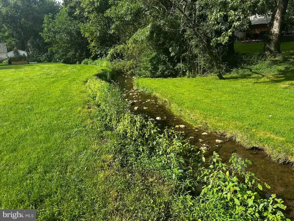 1733 POWDER MILL RD, York, PA 17403