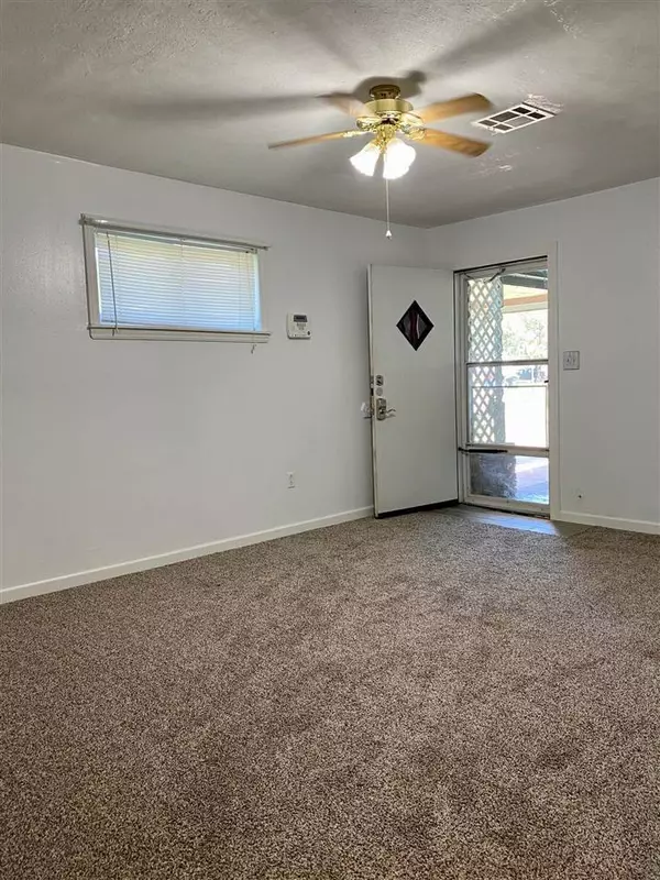 320 N C, Duncan, OK 73533