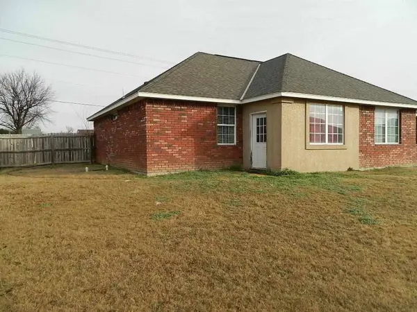 1206 1st, Elgin, OK 73538