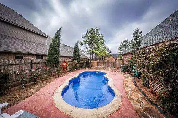 615 NW Micklegate Blvd, Lawton, OK 73505