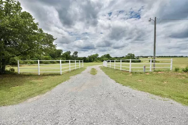 3848 CS 2780, Ninnekah, OK 73067