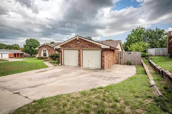 7502 NW Welco Ave, Lawton, OK 73505