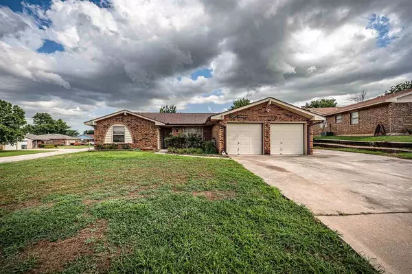 7502 NW Welco Ave, Lawton, OK 73505