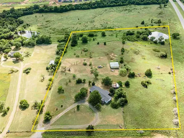 211 N Crater Creek, Cache, OK 73527