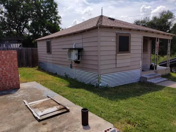 302 SW 20th, Lawton, OK 73501