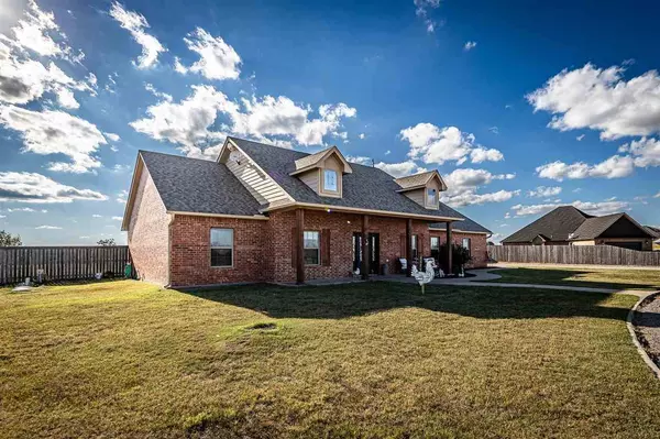 6175 SW 112th St, Lawton, OK 73505-7652