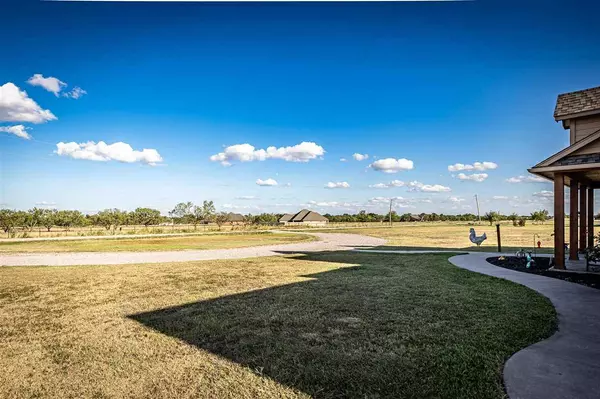 6175 SW 112th St, Lawton, OK 73505-7652