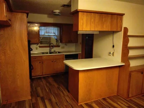 1424 NW 50th St, Lawton, OK 73501