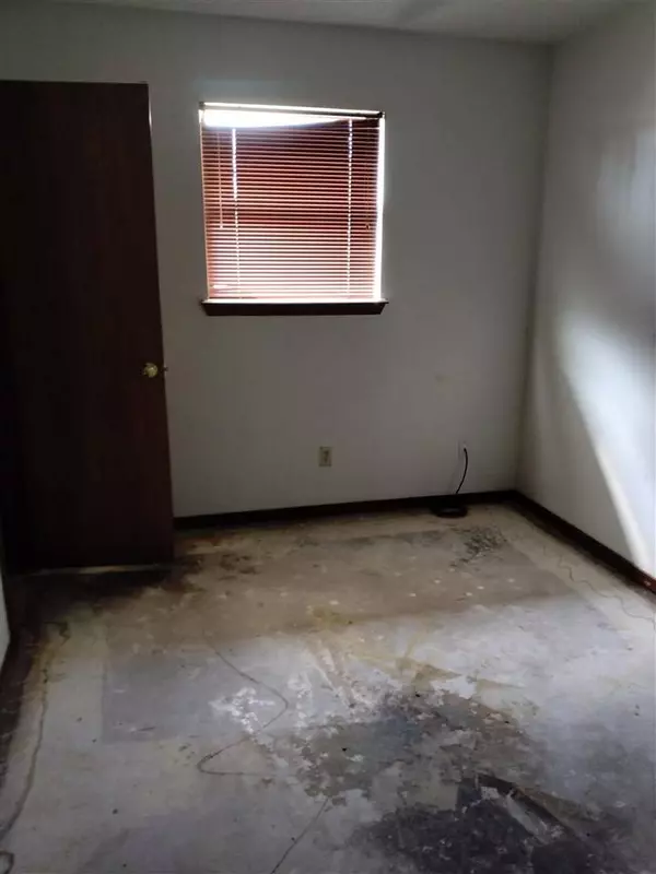 6404 SW Glenhaven Ave, Lawton, OK 73505