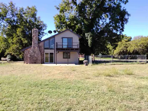 912 NW Apache, Lawton, OK 73507