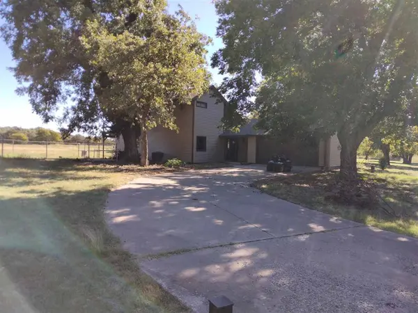 912 NW Apache, Lawton, OK 73507