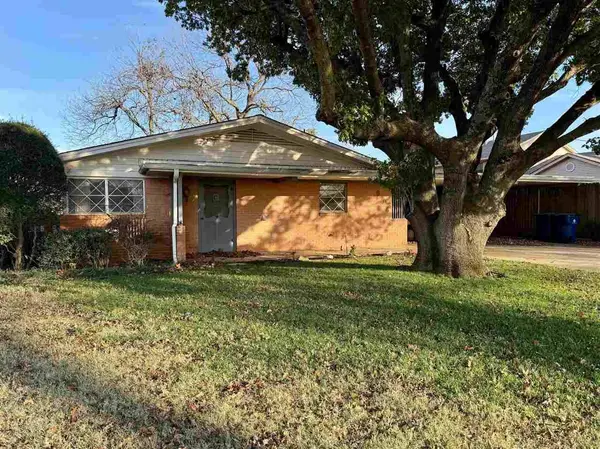 608 S 8th, Marlow, OK 73533