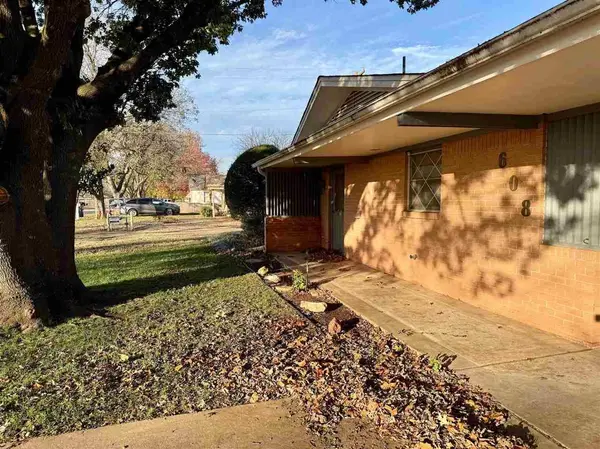 608 S 8th, Marlow, OK 73533