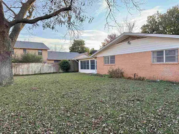 608 S 8th, Marlow, OK 73533