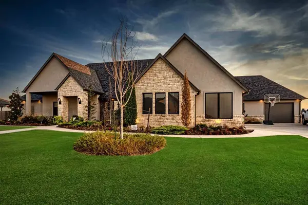 12422 SW Oaklynn Dr, Lawton, OK 73505