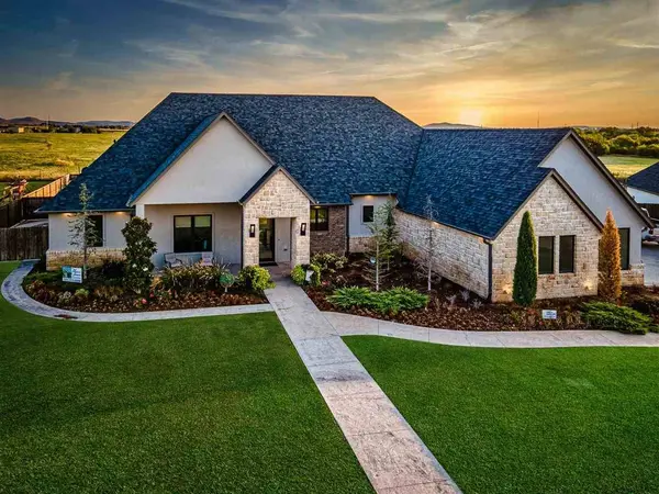 12422 SW Oaklynn Dr, Lawton, OK 73505
