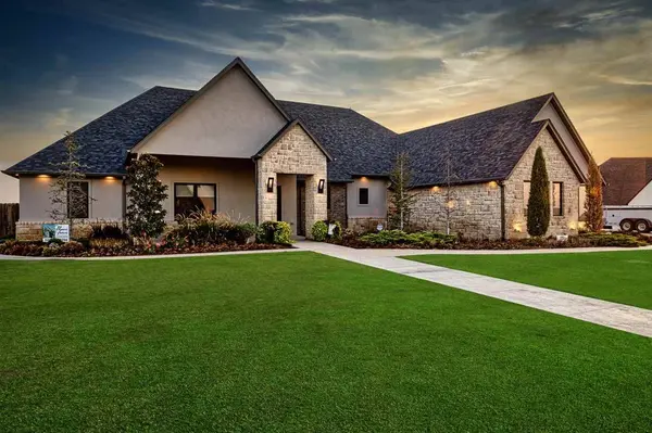 12422 SW Oaklynn Dr, Lawton, OK 73505