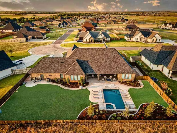12422 SW Oaklynn Dr, Lawton, OK 73505