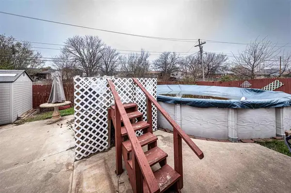 5864 NW Dearborn Ave, Lawton, OK 73505