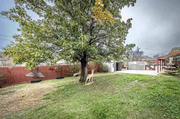 5864 NW Dearborn Ave, Lawton, OK 73505